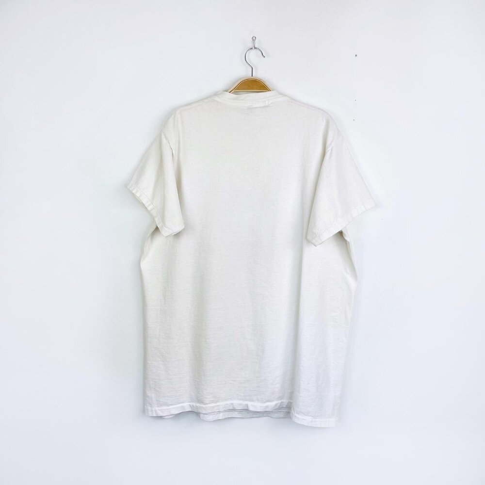 ⚡️SOLD⚡️ vintage saks fifth avenue metallic logo tee - Picture 5 of 6